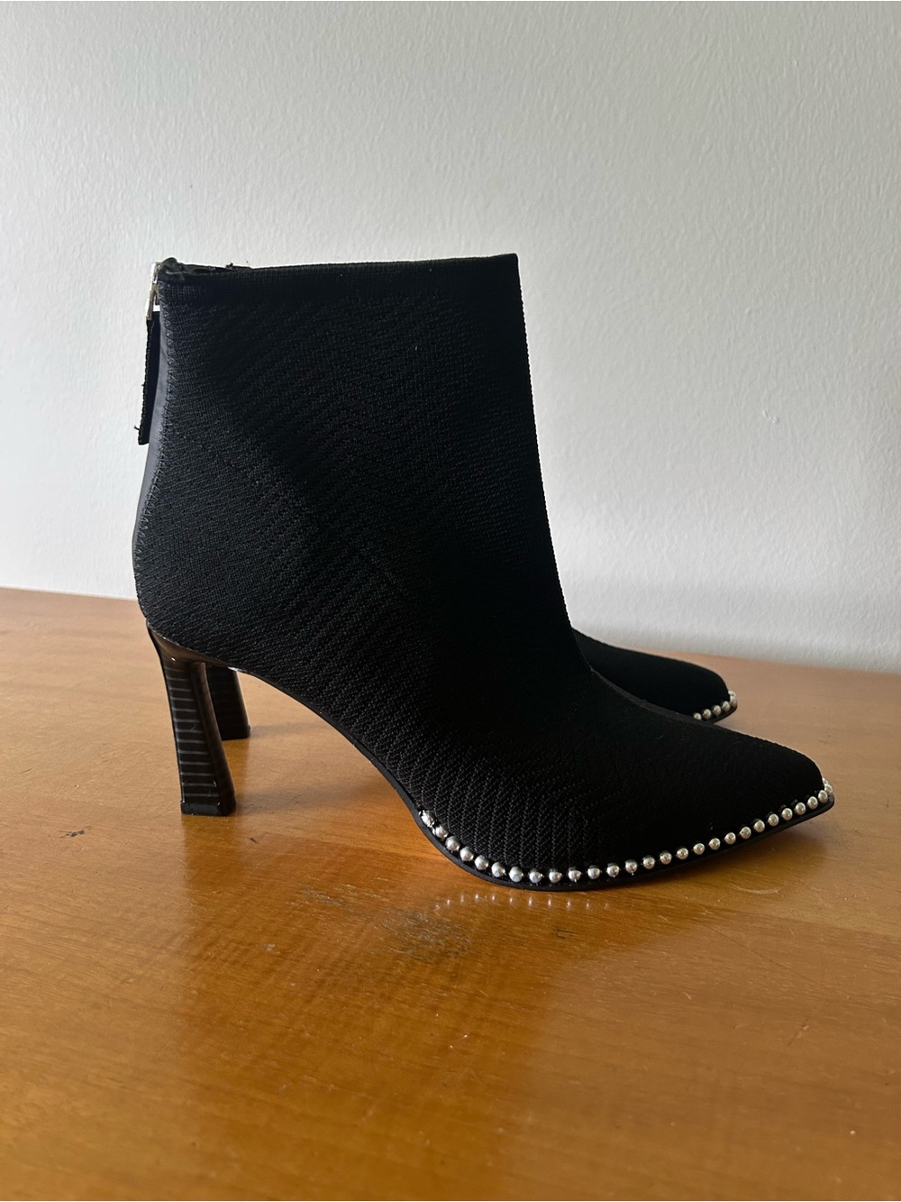 New BCBG Beya Black Bootie Ankle Heeled Knit Boot Studded Size 8.5 Women’s